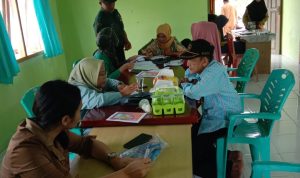 Lagi, Babinsa Serka Saroji Lakukan Pendampingan Kegiatan Posyandu Lansia Desa Subi Besar