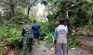 Jalin Sinergitas, Babinsa Sertu Robby Goro Bersama Warga