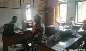 Jalin Sinergitas, Babinsa Koramil 03/Sedanau Komsos Dengan Perangkat Desa Semedang