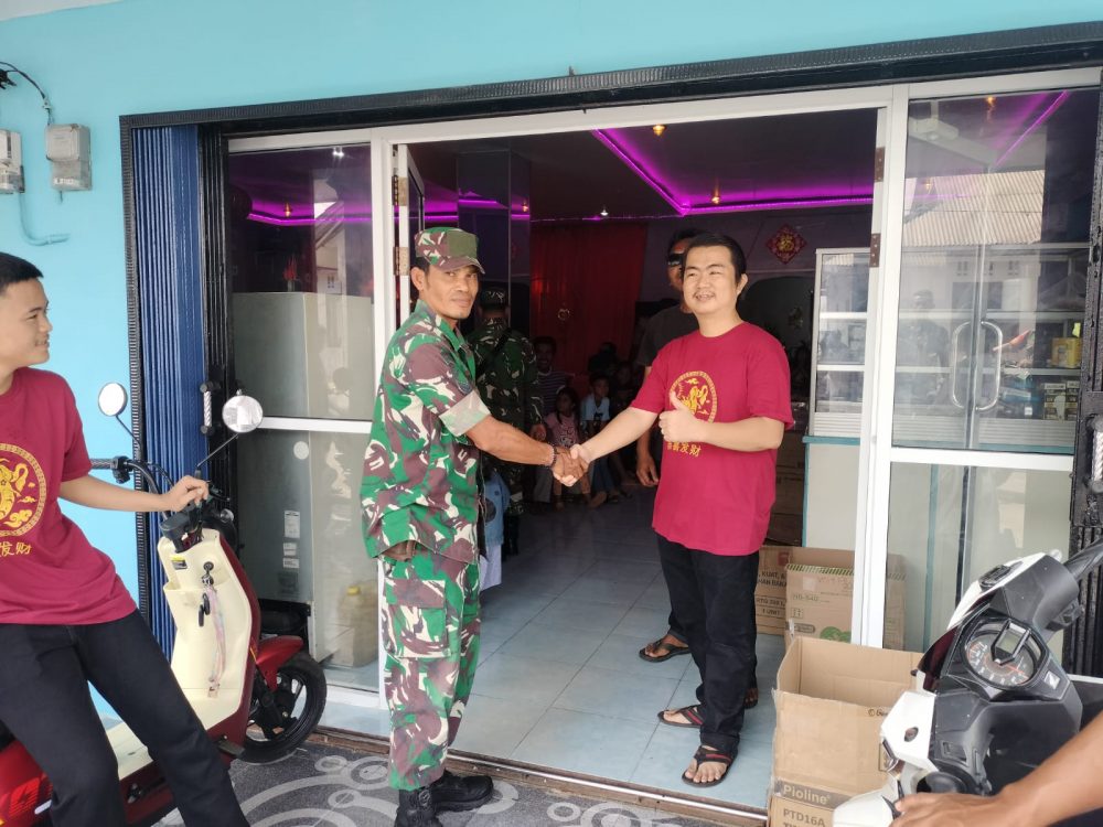 Pastikan Perayaan Imlek Aman dan Lancar, Babinsa Koramil 06/Serasan Sambangi Rumah Warga Konghucu Pastikan Perayaan Imlek Aman dan Lancar, Babinsa Koramil 06/Serasan Sambangi Rumah Warga Konghucu