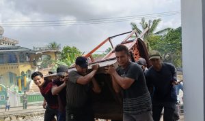 Sambut Bulan Suci Ramadhan, Koramil 06/Serasan Bersama Warga Bersihkan Lingkungan Tempat Ibadah Sambut Bulan Suci Ramadhan, Koramil 06/Serasan Bersama Warga Bersihkan Lingkungan Tempat Ibadah