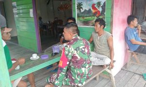 Babinsa Serda Dedi Mandala Kembali Jalin Komsos Dengan Warga Binaan Babinsa Serda Dedi Mandala Kembali Jalin Komsos Dengan Warga Binaan