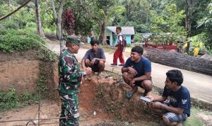 Ini Pesan Babinsa Serda Suwarno Saat Komsos Dengan Pemuda Desa Genting Ini Pesan Babinsa Serda Suwarno Saat Komsos Dengan Pemuda Desa Genting