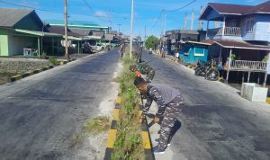 Sambut Bulan Suci Ramadhan 1445 H, Babinsa Koramil 03/Sedanau Bersama Posal Goro Bersih Lingkungan Sambut Bulan Suci Ramadhan 1445 H, Babinsa Koramil 03/Sedanau Bersama Posal Goro Bersih Lingkungan