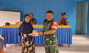 Babinsa Koramil 06/Serasan Kembali Lakukan Pendampingan BLT DD Desa Pangkalan