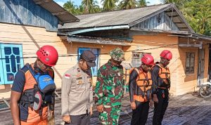 Babinsa Koramil 03/Sedanau Bersama Tim Basarnas dan Polsek Lakukan Pencarian Terhadap Nenek Samsiah Babinsa Koramil 03/Sedanau Bersama Tim Basarnas dan Polsek Lakukan Pencarian Terhadap Nenek Samsiah