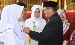 89 Mahasiswa/i Kebidanan dan Kepaniteraan Keperawatan Stikes Piala Sakti Pariaman Lakukan Pengucapan Sumpah Janji 89 Mahasiswa/i Kebidanan dan Kepaniteraan Keperawatan Stikes Piala Sakti Pariaman Lakukan Pengucapan Sumpah Janji