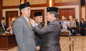 DPRD Kepri Resmikan Pengangkatan Anggota Dewan Pengganti Antar Waktu DPRD Kepri Resmikan Pengangkatan Anggota Dewan Pengganti Antar Waktu