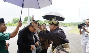 Penyambutan Kajati Kepri Baru, Teguh Subroto, S.H, M.H di Bandara RHF Tanjungpinang Oleh Jajaran Kejati Kepri