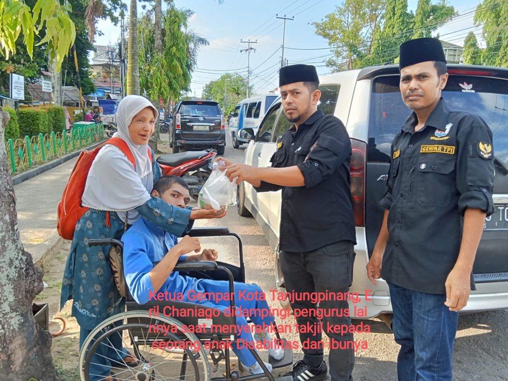 Menjelang Penghujung Ramadhan, Gempar Kota Tanjungpinang Berbagi Takjil Menjelang Penghujung Ramadhan, Gempar Kota Tanjungpinang Berbagi Takjil