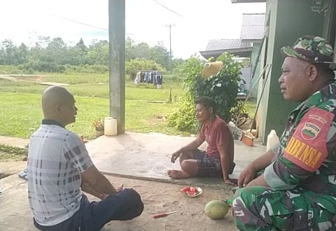 Lagi, Babinsa Sertu Syaifullah Komsos Dengan Warga Binaan Desa Semedang