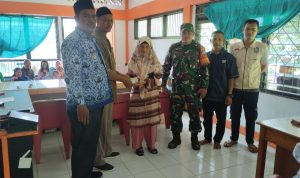 Babinsa Koramil 06/Serasan Lakukan Pendampingan Terhadap Penyaluran Bansos Kemensos RI Babinsa Koramil 06/Serasan Lakukan Pendampingan Terhadap Penyaluran Bansos Kemensos RI