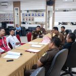 Pelaksanaan Penyerahan Tersangka dan Barang Bukti Tahap II Perkara Korupsi Pada BPR Bestari Pelaksanaan Penyerahan Tersangka dan Barang Bukti Tahap II Perkara Korupsi Pada BPR Bestari
