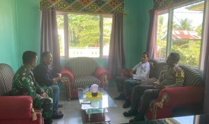 Sinergitas Babinsa Koramil 03/Sedanau Bersama Babinkamtibmas Silaturrahmi Dengan Kades Sinergitas Babinsa Koramil 03/Sedanau Bersama Babinkamtibmas Silaturrahmi Dengan Kades