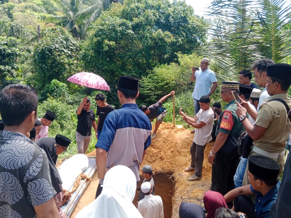 Peduli Sesama, Babinsa Sertu Chaniago Hantarkan Jenazah Warga Binaan Yang Tutup Usia