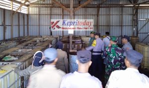 Dua Hari Minyak Pertalite Putus, Camat Jemaja Langsung Sidak Ke Pertamina Landak