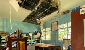 Perpustakaan SDN 004 Letung Rusak Parah di Bagian Plapon Atas