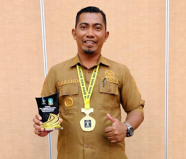Kades Batu Belah Raih Penghargaan Medali Anubhawa Sasana Desa Dari Kementerian Hukum dan HAM RI