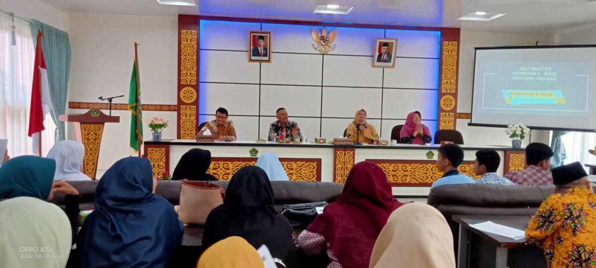 Penguatan Moderasi Beragama Untuk Pengurus ROHIS Padang Panjang
