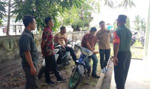 Jalin Sinergitas, Babinsa Serka Saroji Komsos Dengan Staf Kecamatan Subi