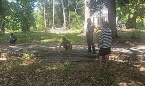 Kembali Jalin Komsos, Babinsa Serda Dedi Himbau Warga Jaga Situasi Kamtibmas