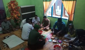 Wujud Kedekatan Dengan Masyarakat, Babinsa Serda Suwarno Hadiri Kegiatan Syukuran Warga Wujud Kedekatan Dengan Masyarakat, Babinsa Serda Suwarno Hadiri Kegiatan Syukuran Warga