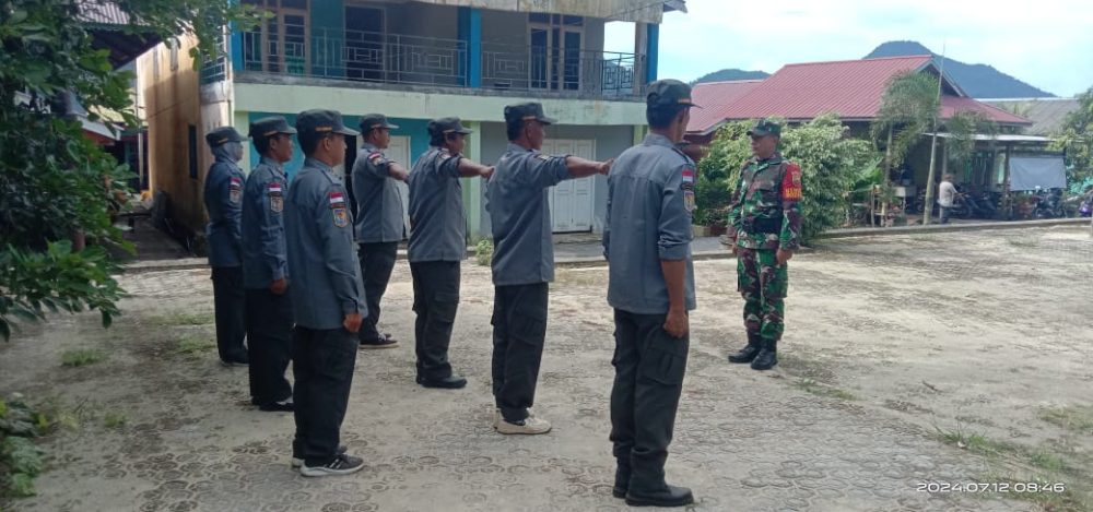 Babinsa Koramil 03/Sedanau Berikan Pembinaan Terhadap Linmas Desa Tanjung Kumbik Utara Babinsa Koramil 03/Sedanau Berikan Pembinaan Terhadap Linmas Desa Tanjung Kumbik Utara