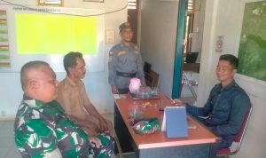 Babinsa Sertu Syaifullah Jalin Komsos Dengan Kadus 1 Desa Semedang