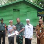 Dandim 0318/Natuna Serahkan Kunci RTLH Bagi Warga Kampung Air Raya