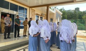 Babinsa Koramil 03/Sedanau Seleksi Calon Anggota Paskibra Tingkat Kecamatan Pulau Tiga Barat Babinsa Koramil 03/Sedanau Seleksi Calon Anggota Paskibra Tingkat Kecamatan Pulau Tiga Barat