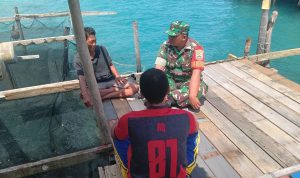 Melalui Komsos, Babinsa Serda Eko Himbau Nelayan Waspada Saat Melaut Melalui Komsos, Babinsa Serda Eko Himbau Nelayan Waspada Saat Melaut
