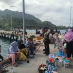 Babinsa Sertu Suwarno Jalin Komsos Dengan Pedagang Asongan