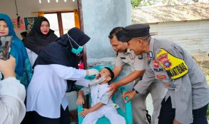 Jaga Tumbuh Kembang Anak, Polres Natuna Bersama Puskesmas Ranai Gelar Imunisasi Polio Jaga Tumbuh Kembang Anak, Polres Natuna Bersama Puskesmas Ranai Gelar Imunisasi Polio