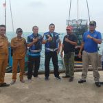 Babinsa Koramil 06/Serasan Turut Dampingi Dishub Tinjau Rencana Pelebaran Pelantar Rakyat Desa Air Nusa