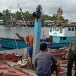 Babinsa Serka Saroji Kembali Jalin Komsos Dengan Nelayan Desa Subi