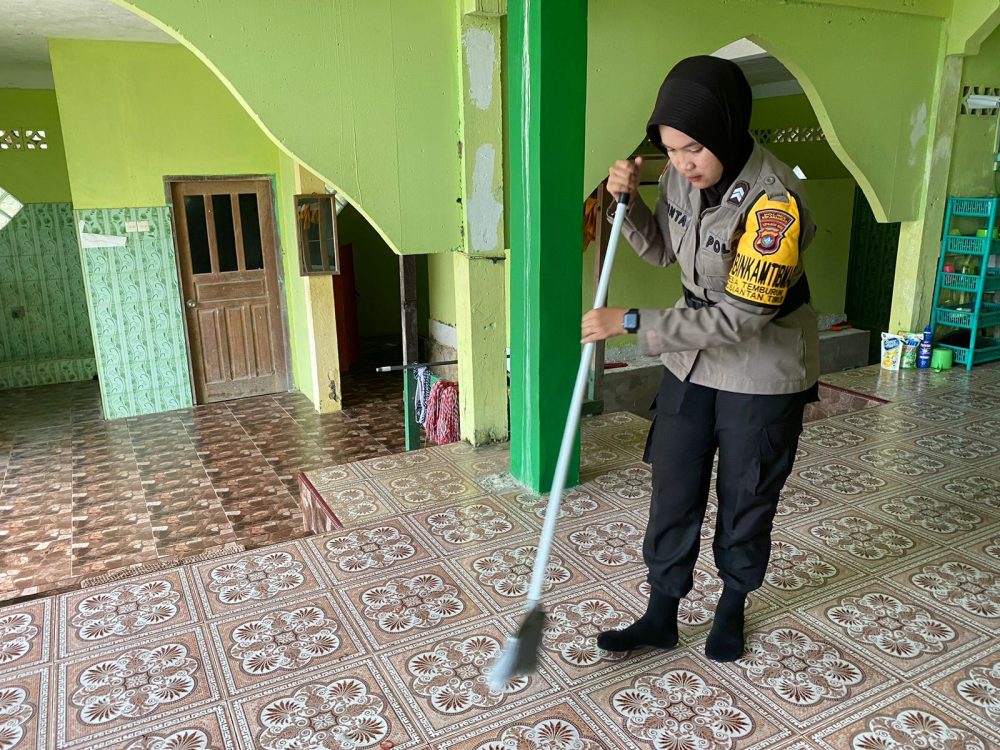 Polwan Polres Kepulauan Anambas Melaksanakan Bhakti Religi Dalam Rangka Hari Jadi Polwan Ke-76