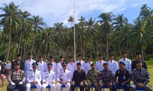 Camat Jemaja Barat Jadi Inspektur Upacara Pengibaran Bendera Merah Putih Pada HUT RI Ke-79