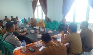 Babinsa Koramil 03/Sedanau Hadiri Rapat Persiapan Peringatan HUT Kecamatan Pulau Tiga Barat Ke-7