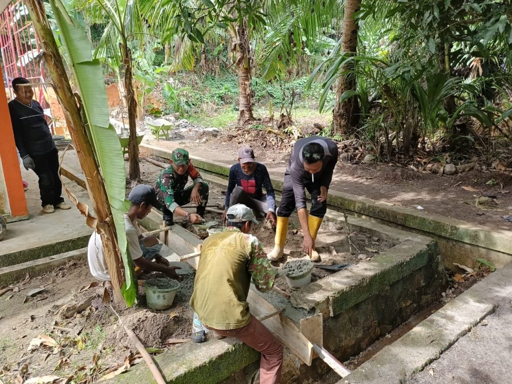 Pererat Silaturrahmi, Babinsa Koramil 06/Serasan Tingkatkan Komsos Dengan Warga