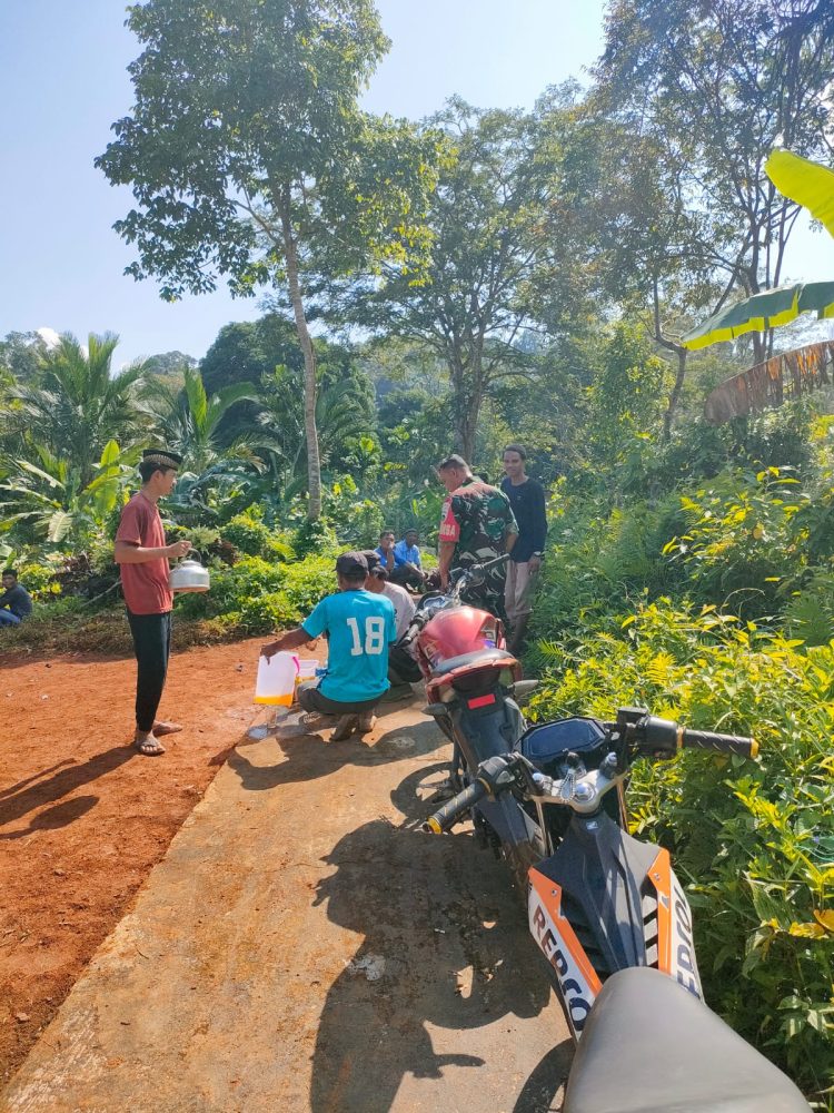 Babinsa Serda Suwadi Jalin Komsos Dengan Warga Binaan Desa Pian Tengah