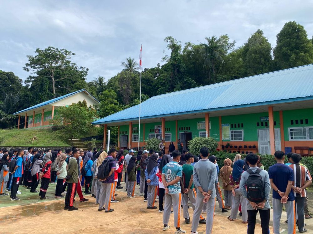 Babinsa Serda Iwan Siallagan Himbau Pelajar Bijak Gunakan Medsos