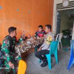 Babinsa Sertu Hendry Bersama Bhabinkamtibmas Sosialisasikan Salam Pancasila Kepada Masyarakat