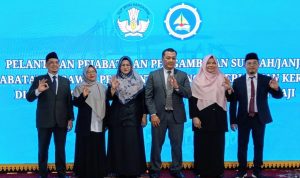 Rektor UMRAH Instruksikan Dekan Baru Seirama Memajukan Kampus Rektor UMRAH Instruksikan Dekan Baru Seirama Memajukan Kampus