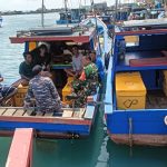 Cuaca Ekstrim, Babinsa Koramil 03/Sedanau Himbau Nelayan Sementara Waktu Tidak Melaut Cuaca Ekstrim, Babinsa Koramil 03/Sedanau Himbau Nelayan Sementara Waktu Tidak Melaut