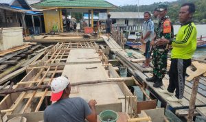 Babinsa Sertu Hendry Tinjau Pengerjaan Proyek Pelantar Desa Air Nusa Babinsa Sertu Hendry Tinjau Pengerjaan Proyek Pelantar Desa Air Nusa