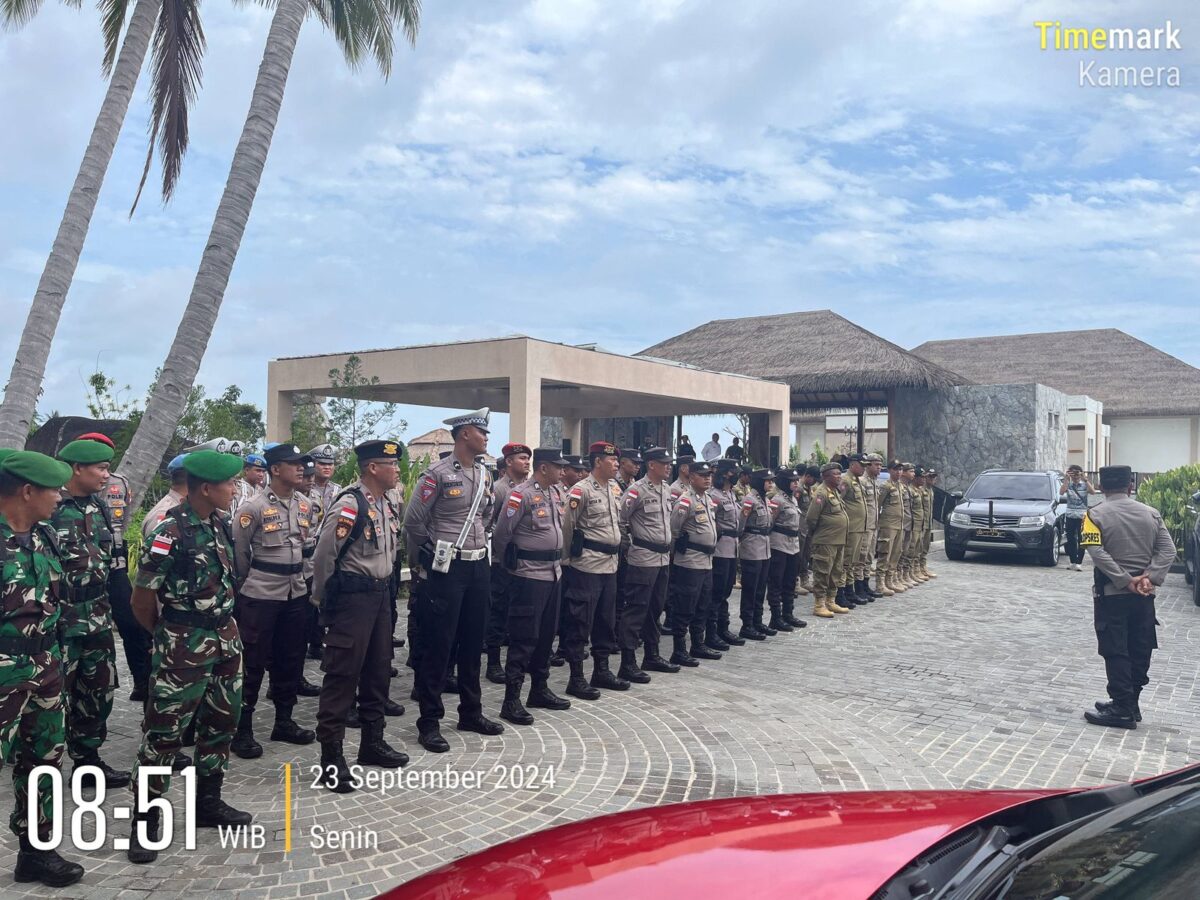 Personil Polres Natuna Bersama TNI Amankan Pleno Pengundian Nomor Urut Pasangan Calon Kepala Daerah