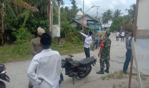 Babinsa Serka Saroji Bersama Camat dan Petugas PLN Tinjau Titik Rawan Pohon Tumbang Menimpa Jaringan Listrik