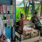Babinsa Sertu Jimson Ajak Warga Lansia Jaga Pola Makan Babinsa Sertu Jimson Ajak Warga Lansia Jaga Pola Makan