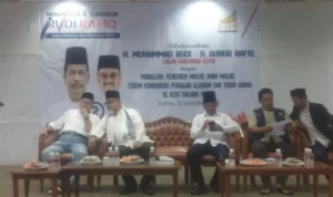 Gedung Muhamadiyah Dibanjiri Masa Pendukung Rudi-Rafiq