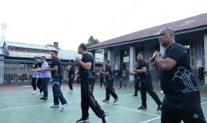 Kolaborasi Bersama Bank BJB, Petugas Rutan Kelas I Tanjungpinang Senam Bersama Warga Binaan
